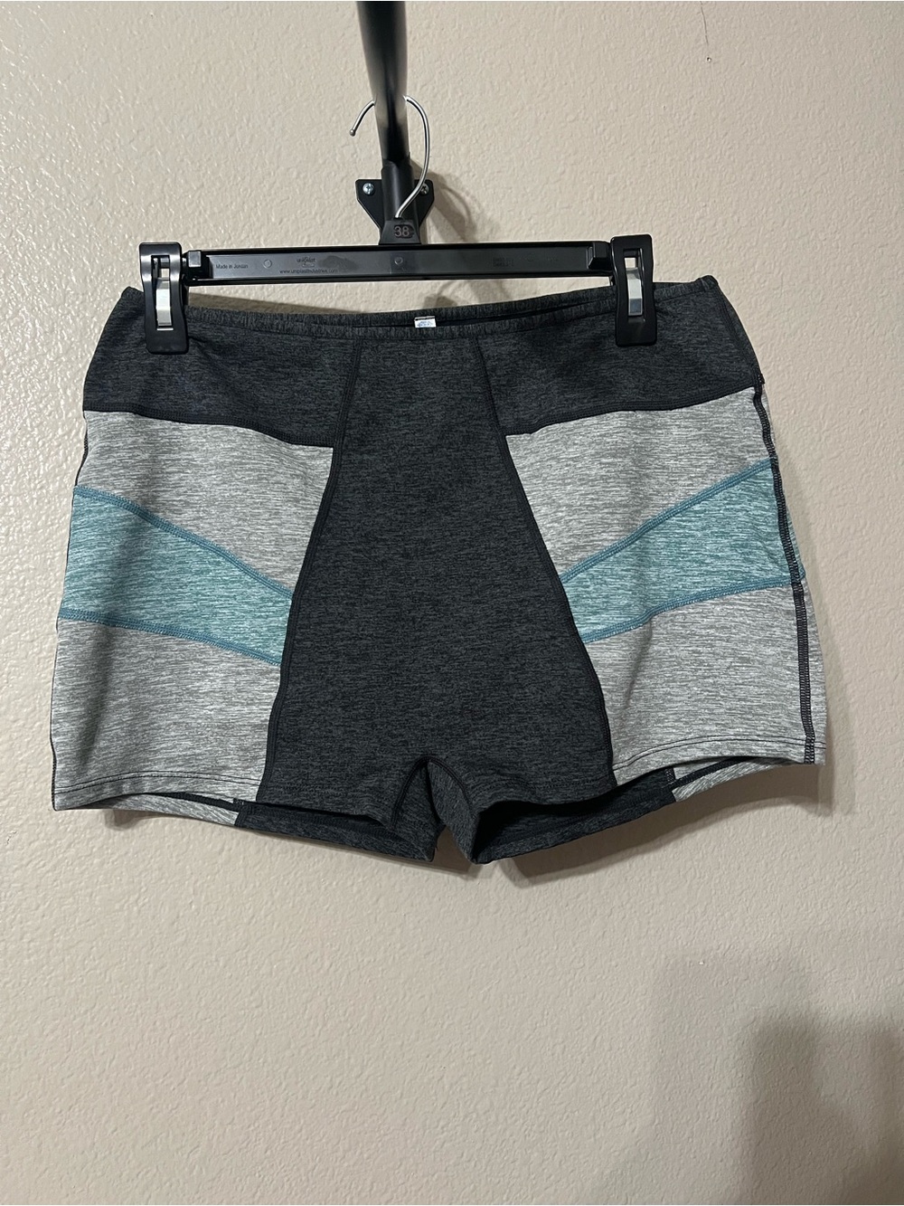 Free People Movement six pack athletic training shorts. Sz-Lg